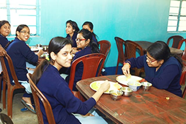 INSTITUTE OF PARAMEDICAL AND THERAPEUTIC SCIENCES AND TECHNOLOGY