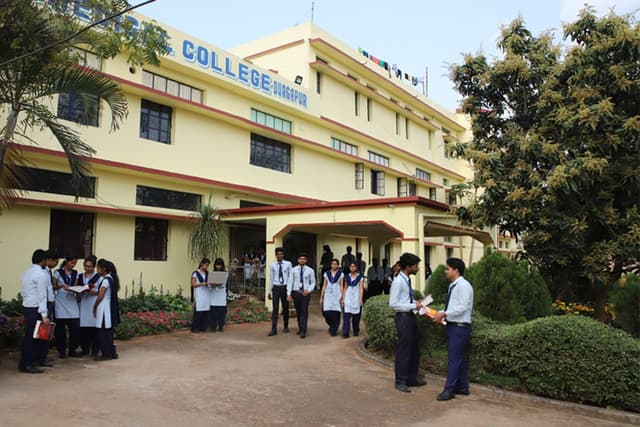 INSTITUTE OF PARAMEDICAL AND THERAPEUTIC SCIENCES AND TECHNOLOGY